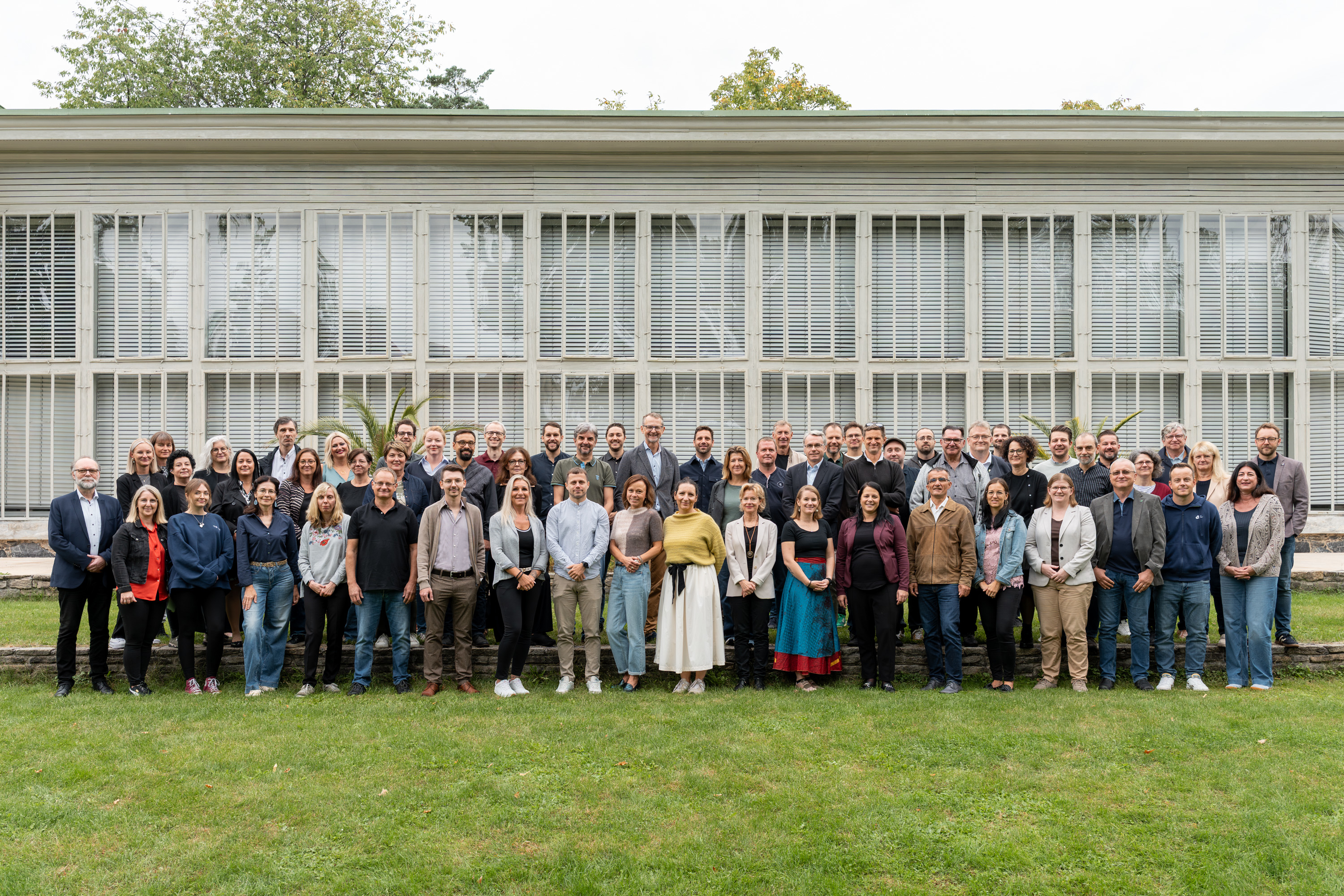 Gruppenfoto vor der Orangerie Abteilung 17
